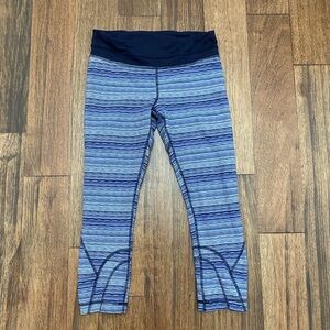 Lululemon Wunder Under Cropped blue patterned Athletic Leggings sz 6